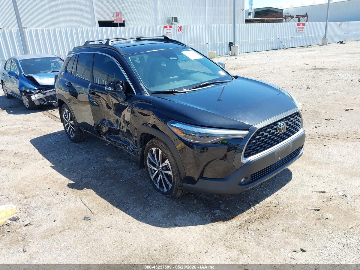 2023 TOYOTA COROLLA CROSS XLE