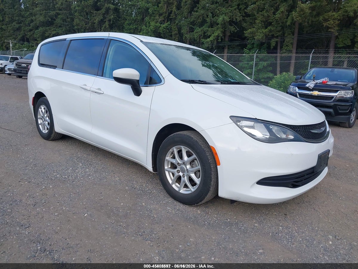 2020 CHRYSLER VOYAGER LX