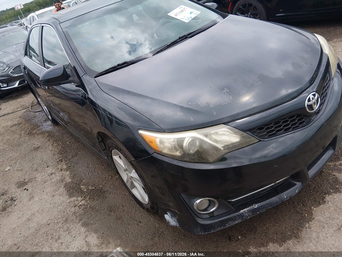 2012 TOYOTA CAMRY SE