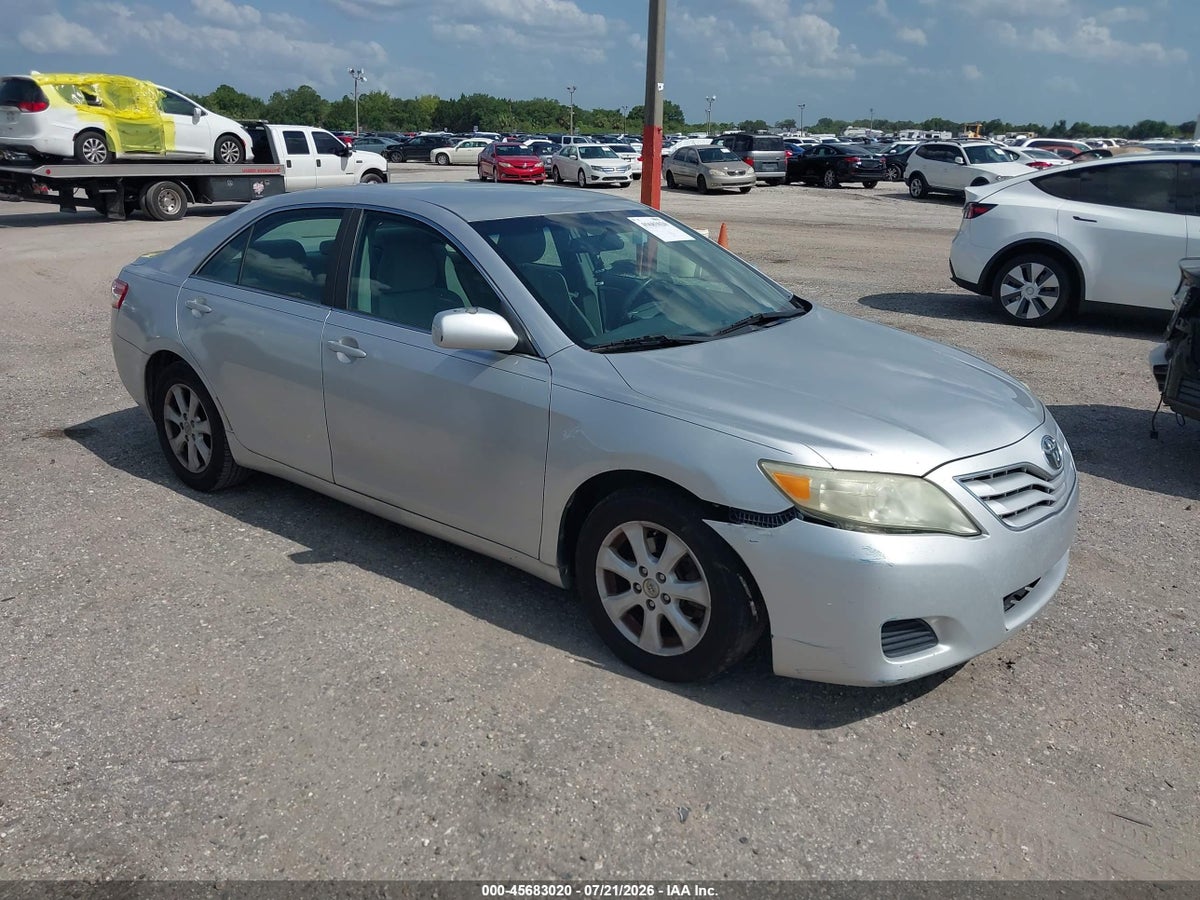2011 TOYOTA CAMRY LE