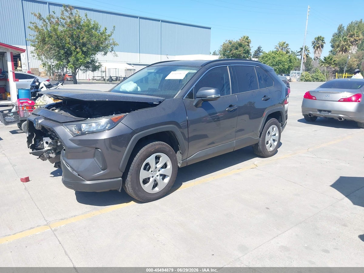 2020 TOYOTA RAV4 LE — снимка 2