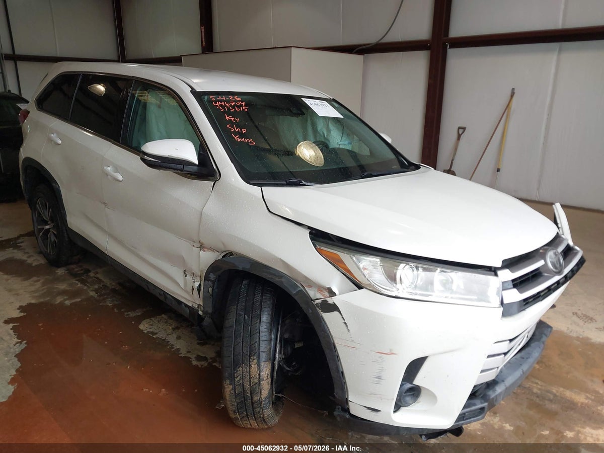 2019 TOYOTA HIGHLANDER LE