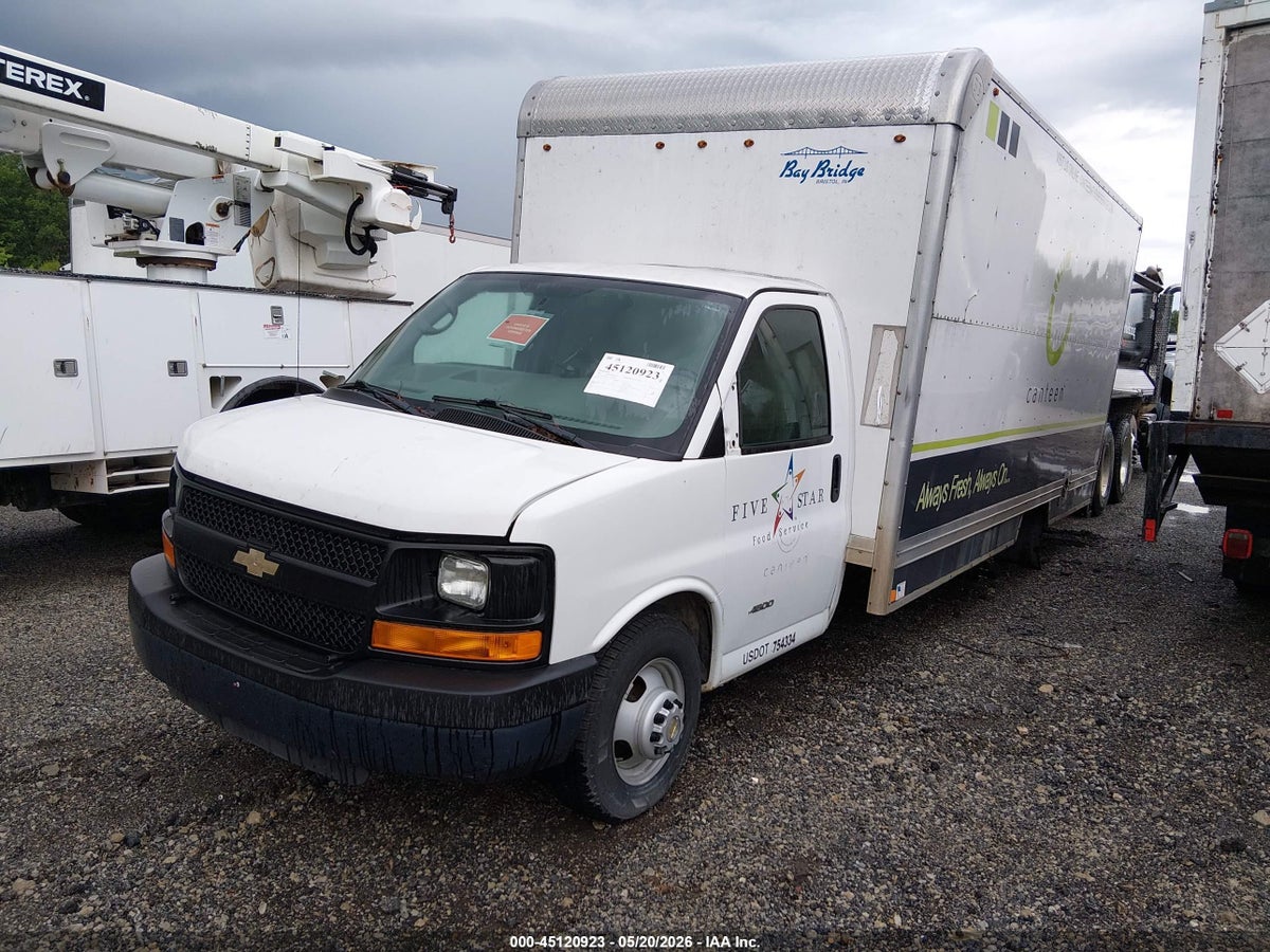 2015 CHEVROLET EXPRESS CUTAWAY 4500 — снимка 2