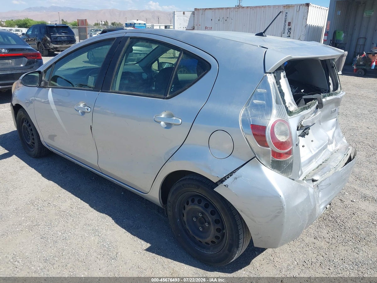 2013 TOYOTA PRIUS C TWO — снимка 3