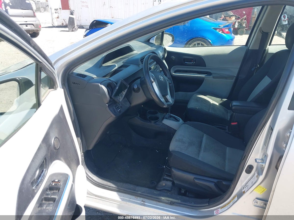 2013 TOYOTA PRIUS C TWO — снимка 5