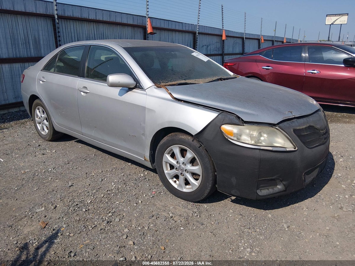 2011 TOYOTA CAMRY LE