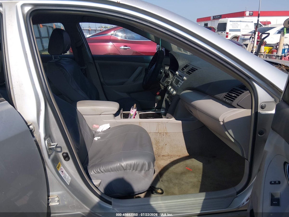 2011 TOYOTA CAMRY LE — снимка 5