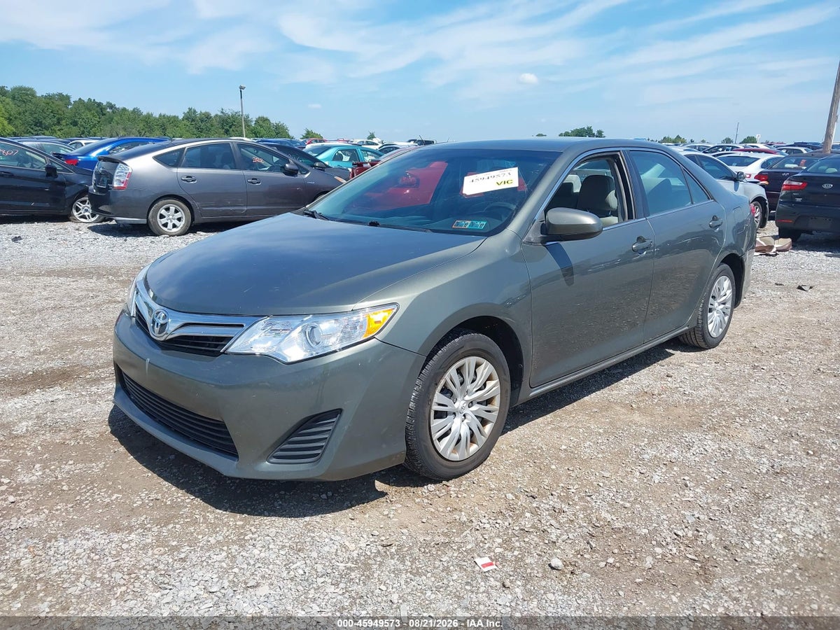 2013 TOYOTA CAMRY LE — снимка 2