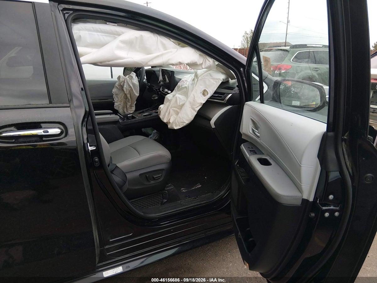2026 TOYOTA SIENNA XLE — снимка 5