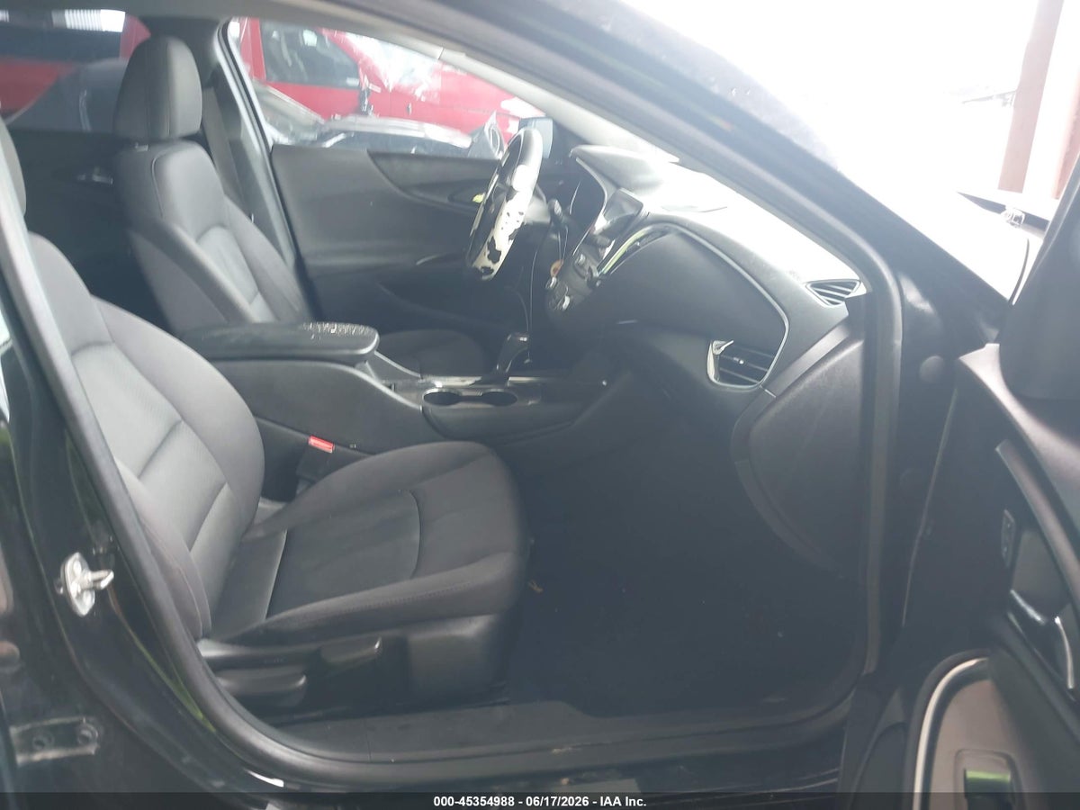2017 CHEVROLET MALIBU 1LT — снимка 5