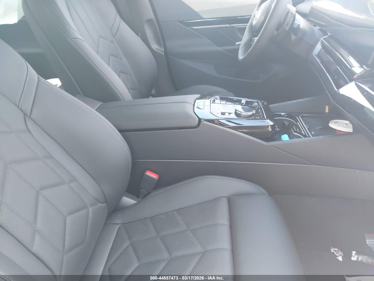 2025 BMW 530I XDRIVE — снимка 5