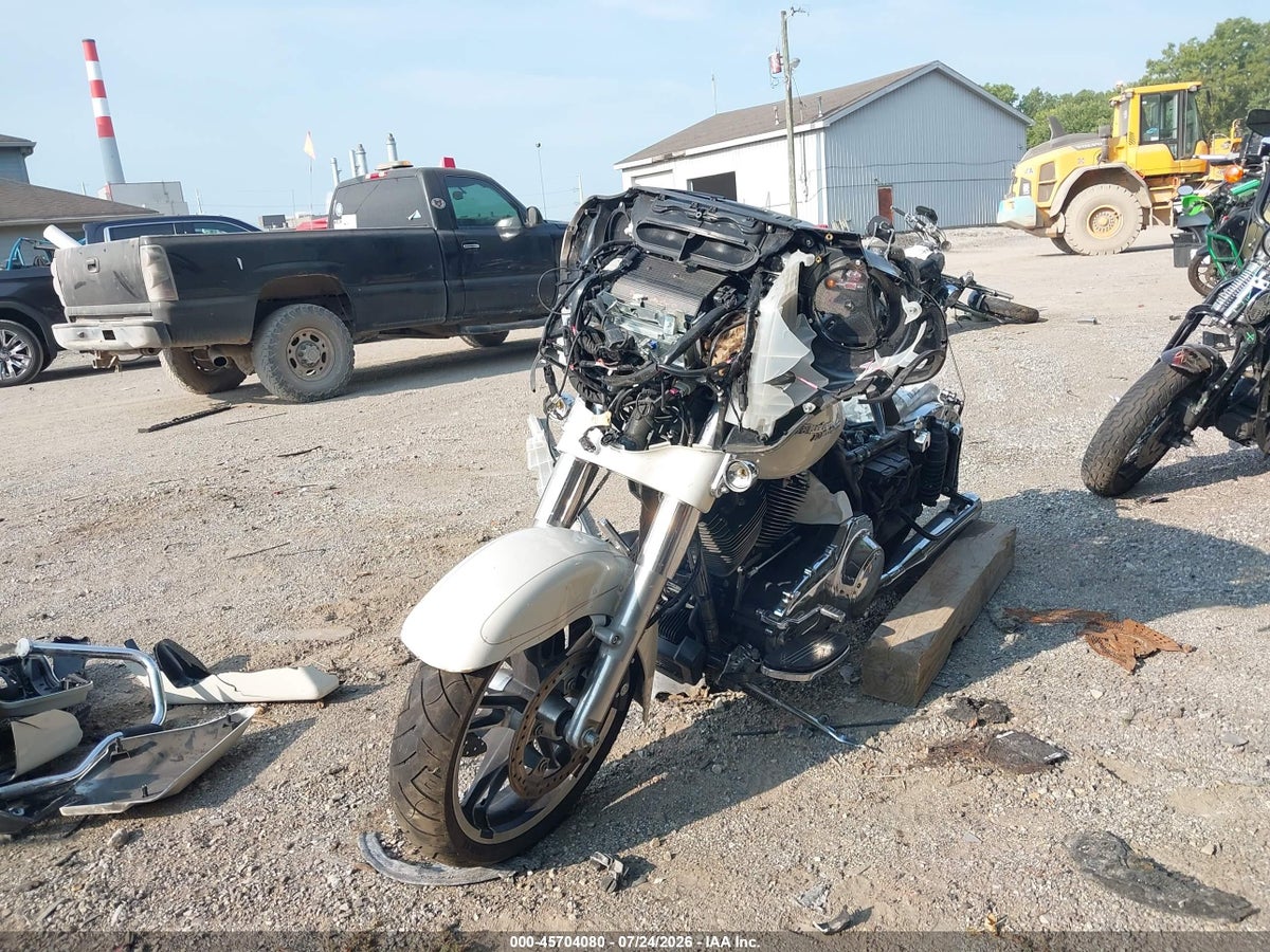 2015 HARLEY-DAVIDSON FLHXS STREET GLIDE SPECIAL — снимка 2