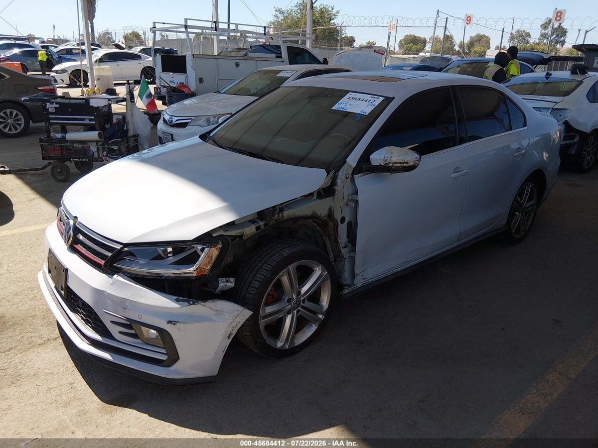 2017 VOLKSWAGEN JETTA GLI — снимка 2