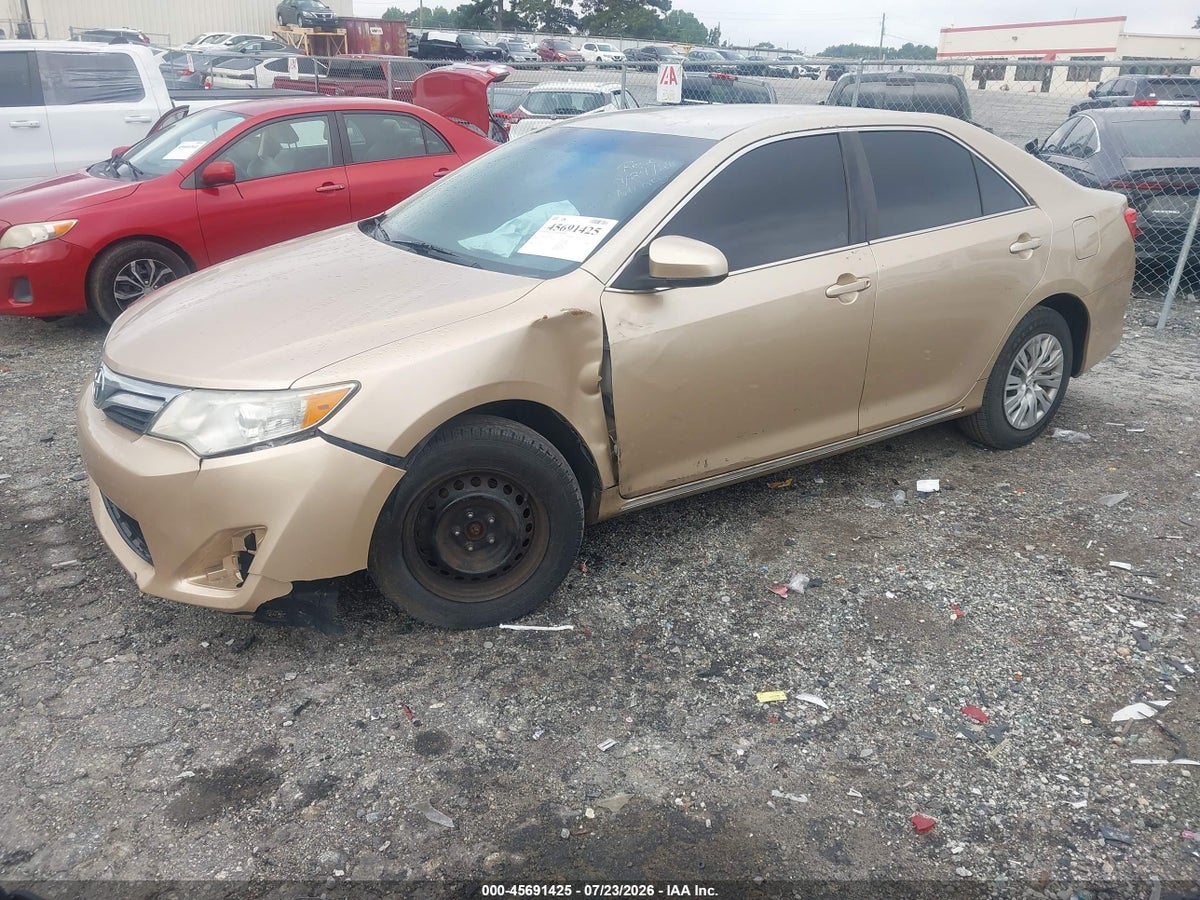 2012 TOYOTA CAMRY LE — снимка 2